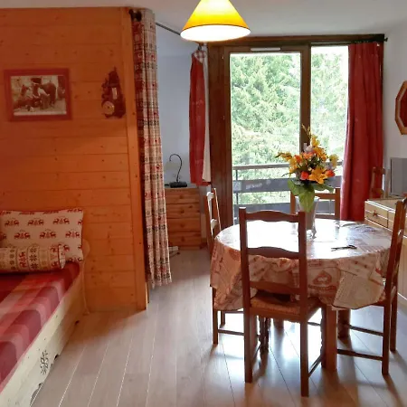 Combes Blanche 1 & 2-7 * La Charmette